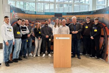 Azubis der Remondis Gruppe zu Gast im Düsseldorfer Parlament: